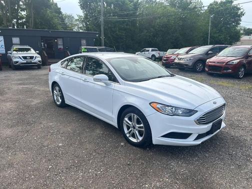 Oxford White 2018 Ford Fusion SE