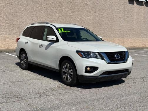 Pearl White 2017 Nissan Pathfinder SV