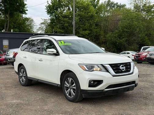 Pearl White 2017 Nissan Pathfinder SV