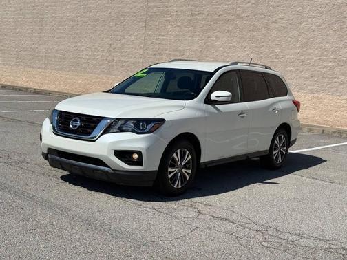 Pearl White 2017 Nissan Pathfinder SV