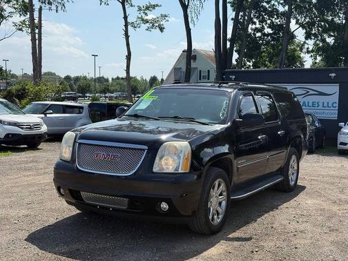 Black 2011 GMC Yukon XL Denali