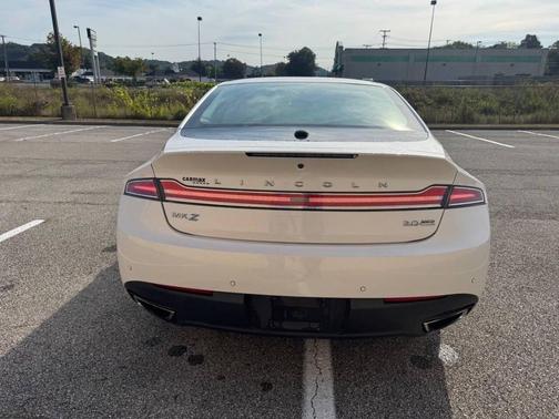 2016 Lincoln MKZ Base
