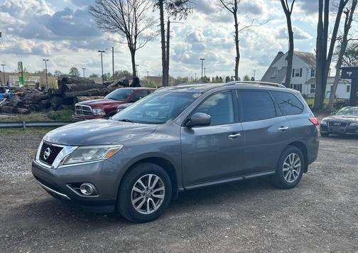 2016 Nissan Pathfinder SV