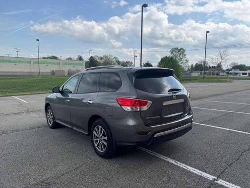 2016 Nissan Pathfinder SL