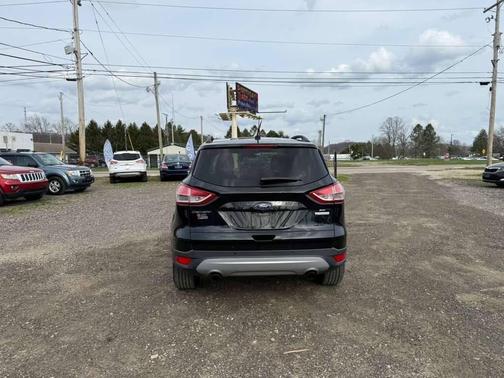 Tuxedo Black Metallic 2014 Ford Escape SE
