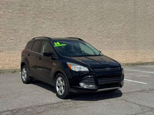 Tuxedo Black Metallic 2014 Ford Escape SE