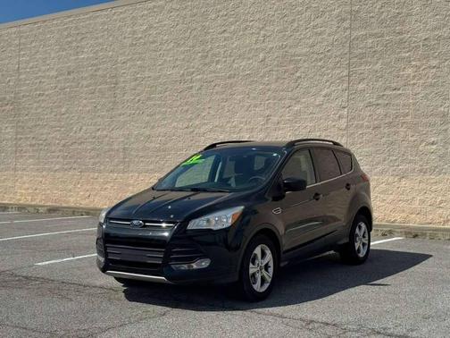 Tuxedo Black Metallic 2014 Ford Escape SE