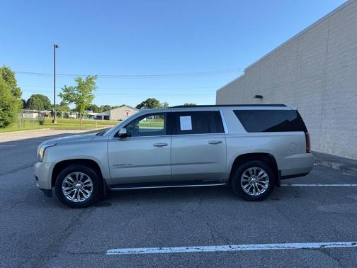 Champagne Silver Metallic 2015 GMC Yukon SLT