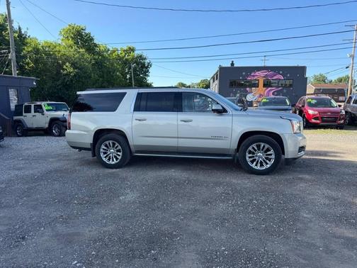 Champagne Silver Metallic 2015 GMC Yukon SLT