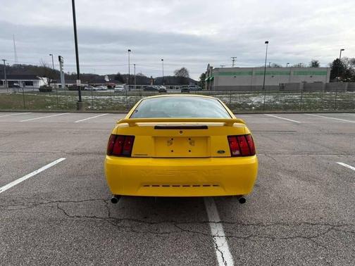2004 Ford Mustang Base