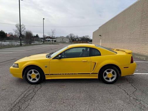 2004 Ford Mustang Base