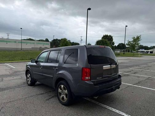 Modern Steel Metallic 2014 Honda Pilot EX-L