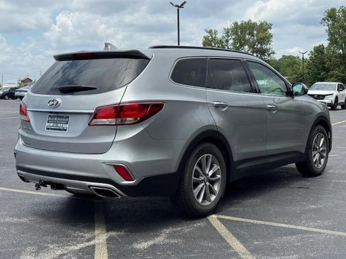 2017 Hyundai SANTA FE SE