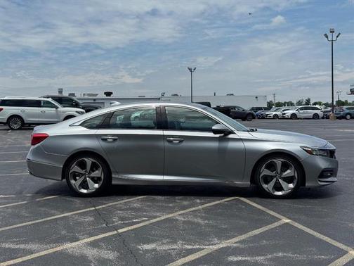 2019 Honda Accord Touring 2.0T