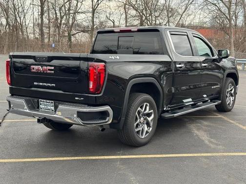 2025 GMC Sierra 1500 SLT