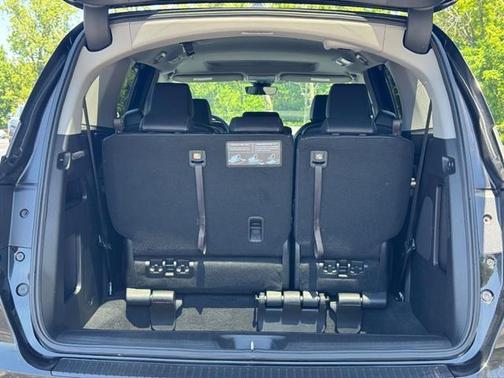 Crystal Black Pearl 2024 Honda Odyssey EX-L