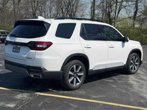 Platinum White Pearl 2025 Honda Pilot Touring