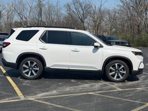 Platinum White Pearl 2025 Honda Pilot Touring