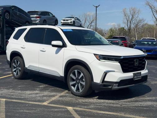 Platinum White Pearl 2025 Honda Pilot Touring