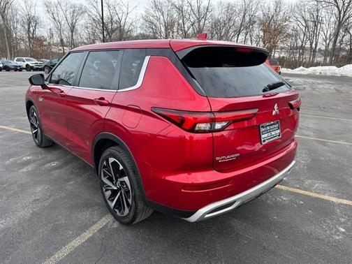 2023 Mitsubishi Outlander PHEV SE