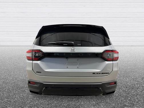 Solar Silver Metallic 2026 Honda Pilot Black Edition