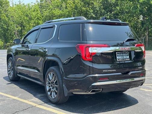 2022 GMC Acadia Denali