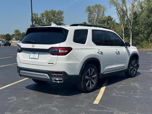 2025 Honda Pilot Touring