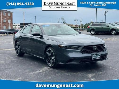 Meteorite Gray Metallic 2026 Honda Accord SE
