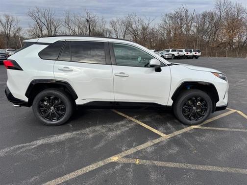 2023 Toyota RAV4 Hybrid SE