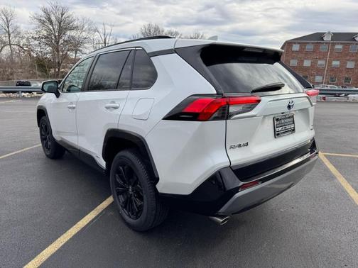 2023 Toyota RAV4 Hybrid SE