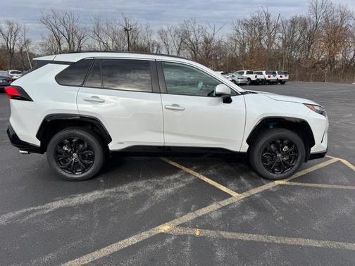 2023 Toyota RAV4 Hybrid SE