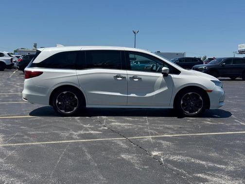 Platinum White Pearl 2024 Honda Odyssey Elite
