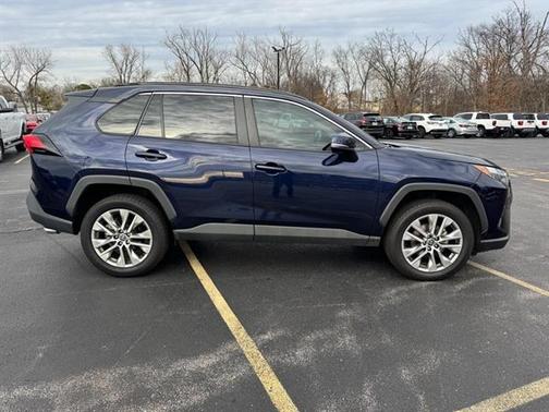 2022 Toyota RAV4 XLE Premium