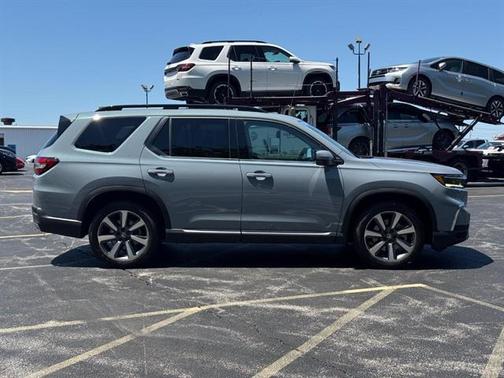 Sonic Gray Pearl 2025 Honda Pilot Touring