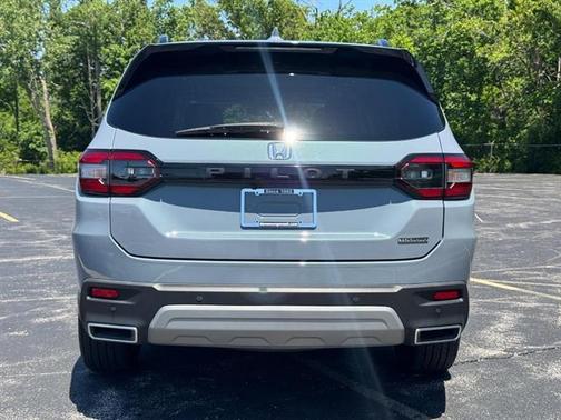 Sonic Gray Pearl 2025 Honda Pilot Touring