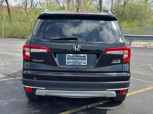 Crystal Black Pearl 2020 Honda Pilot Elite