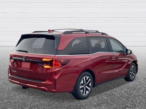 Radiant Red Metallic II 2026 Honda Odyssey EX-L