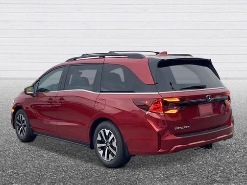 Radiant Red Metallic II 2026 Honda Odyssey EX-L