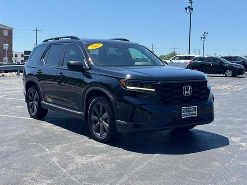 Crystal Black Pearl 2025 Honda Pilot Sport