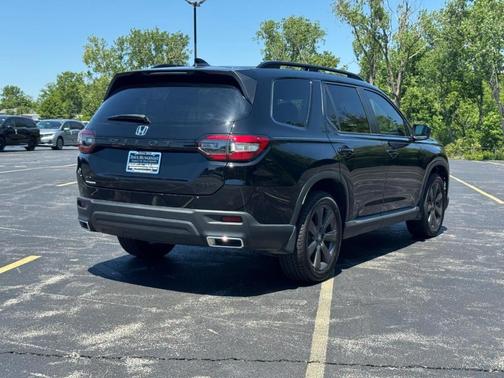Crystal Black Pearl 2025 Honda Pilot Sport