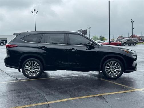 2023 Toyota Highlander Platinum