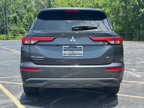 2024 Mitsubishi Outlander SE