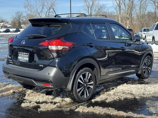 2020 Nissan Kicks SR
