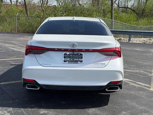 Wind Chill Pearl 2019 Toyota Avalon Limited