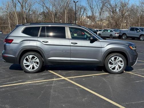 2022 Volkswagen Atlas 3.6L SE w/Technology