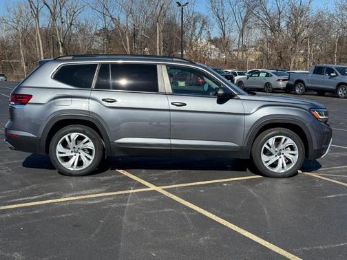 2022 Volkswagen Atlas 3.6L SE w/Technology
