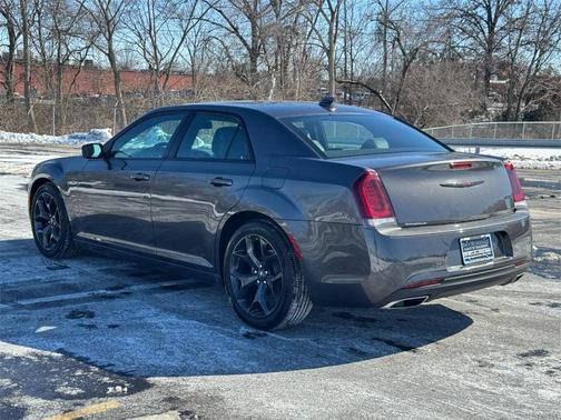 2022 Chrysler 300 S