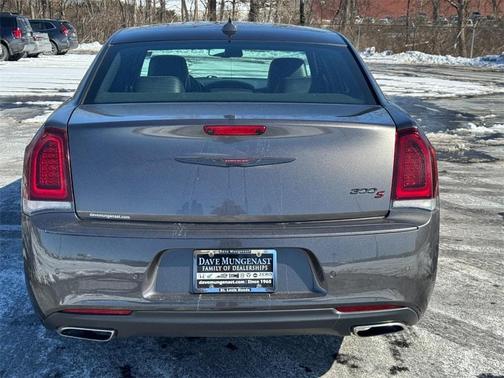 2022 Chrysler 300 S