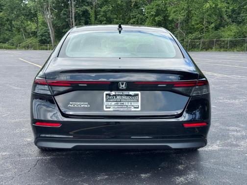 Crystal Black Pearl 2026 Honda Accord SE
