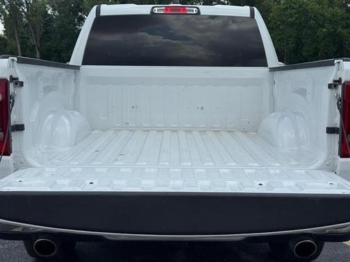Bright White Clearcoat 2024 RAM 1500 Laramie